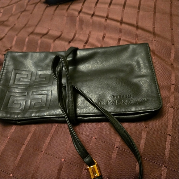 Givenchy black pochette/ clutch, for perfume or  make up use - Picture 2 of 10
